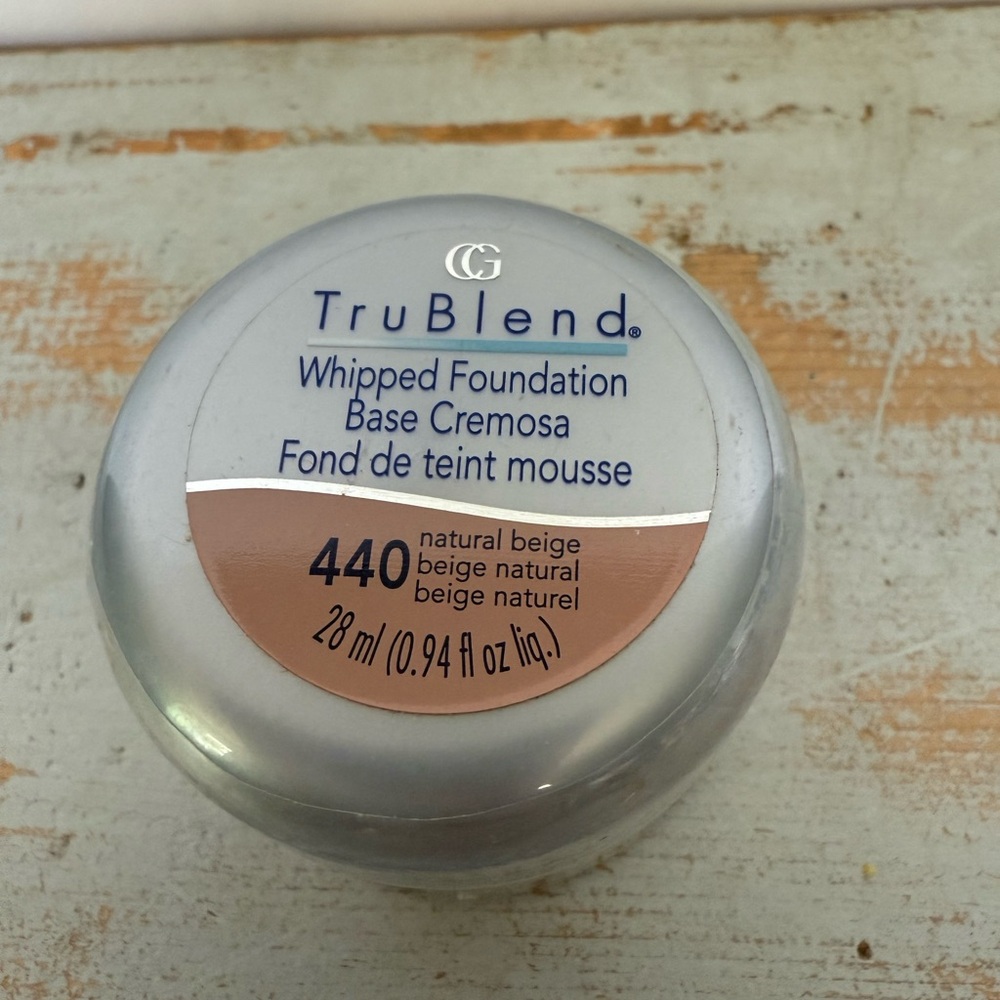 COVERGIRL TruBlend Whipped Foundation - Natural Beige 440. DISCONTINUED